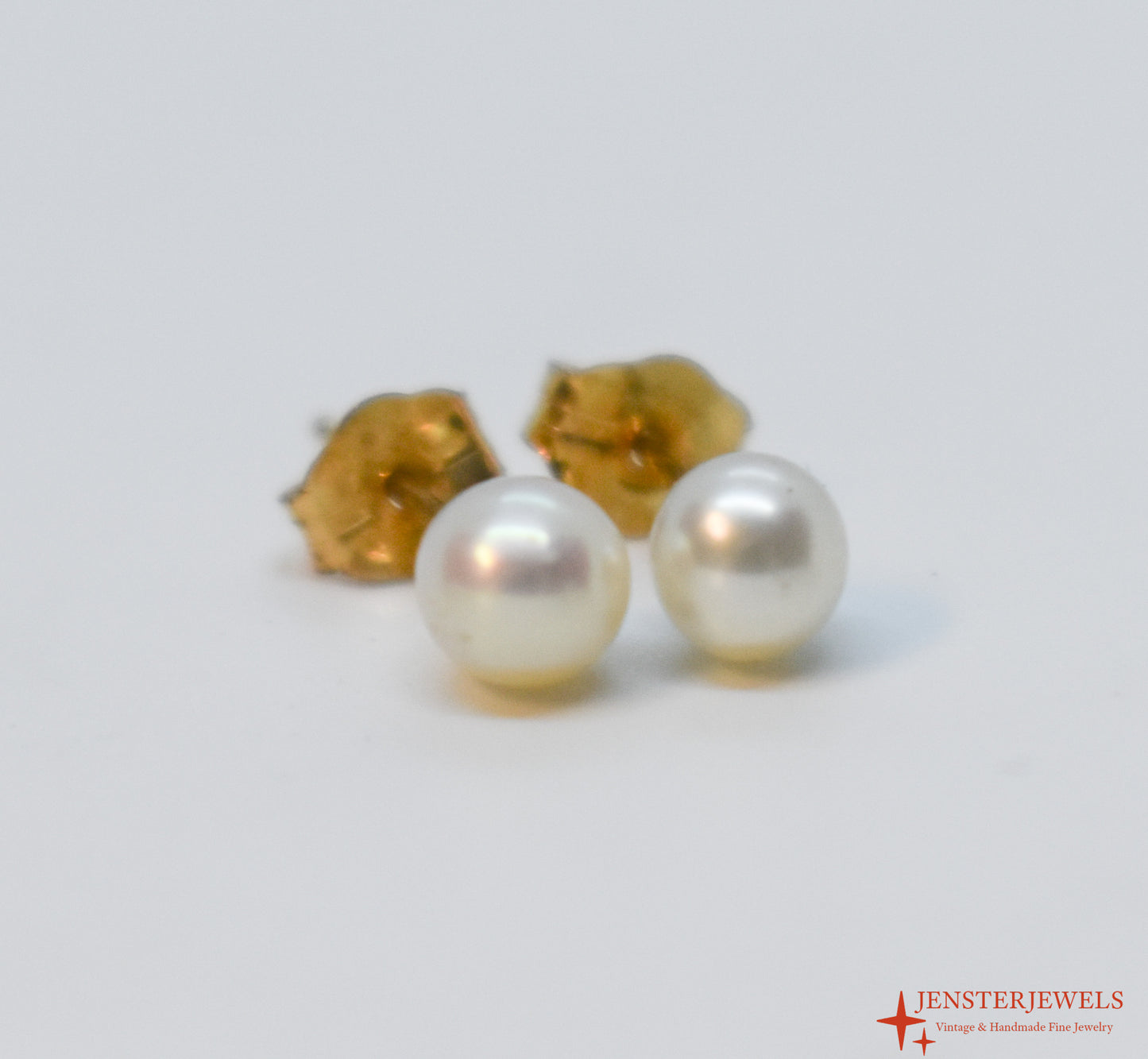 Vintage 14k Yellow Gold Pearl Stud Earrings