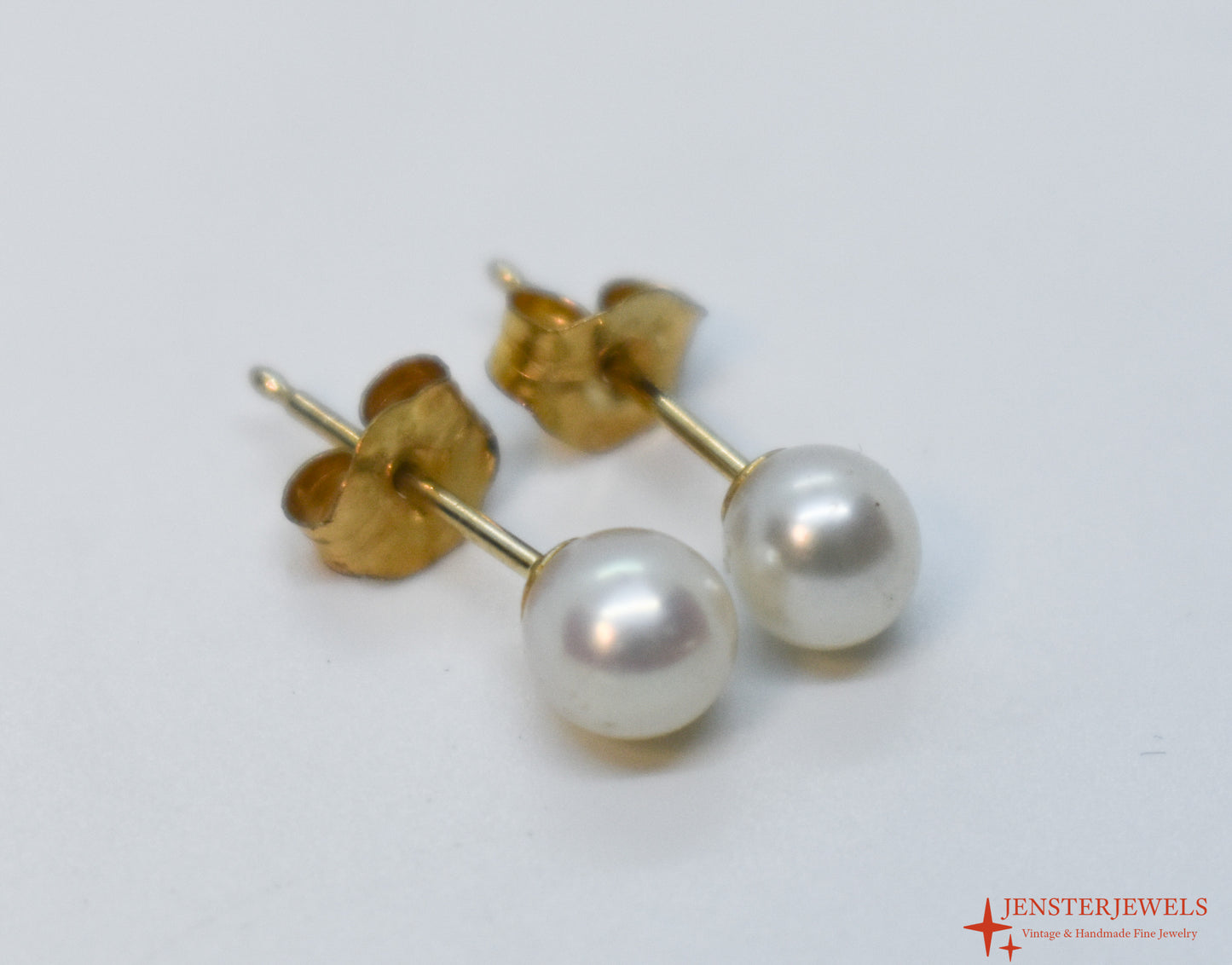 Vintage 14k Yellow Gold Pearl Stud Earrings