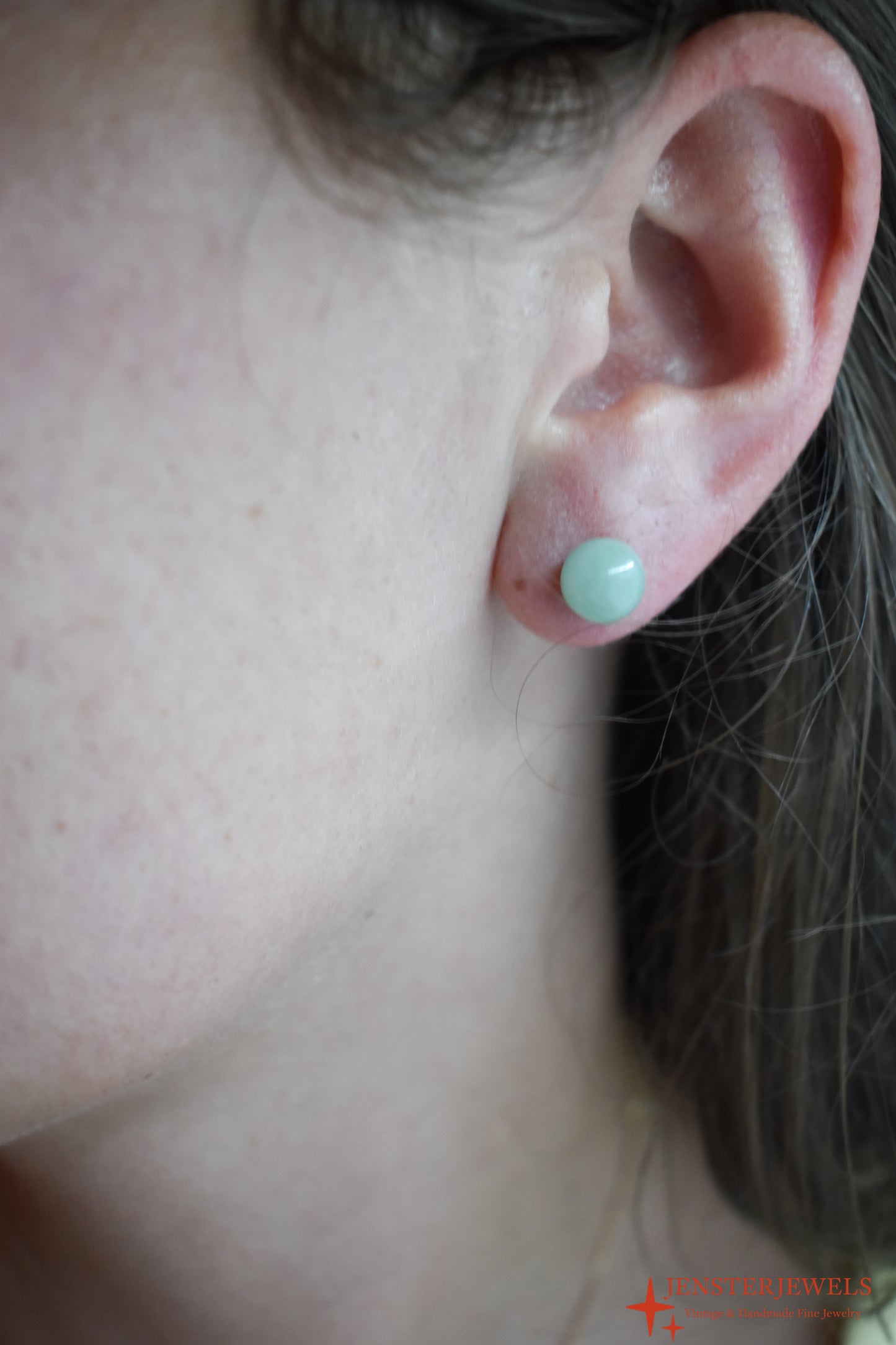 Vintage 14k Yellow Gold Green Jade Ball Stud Earrings