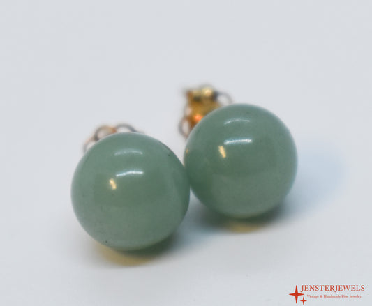 Vintage 14k Yellow Gold Green Jade Ball Stud Earrings