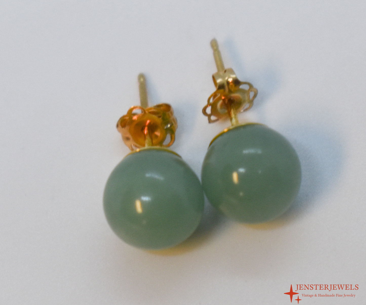 Vintage 14k Yellow Gold Green Jade Ball Stud Earrings