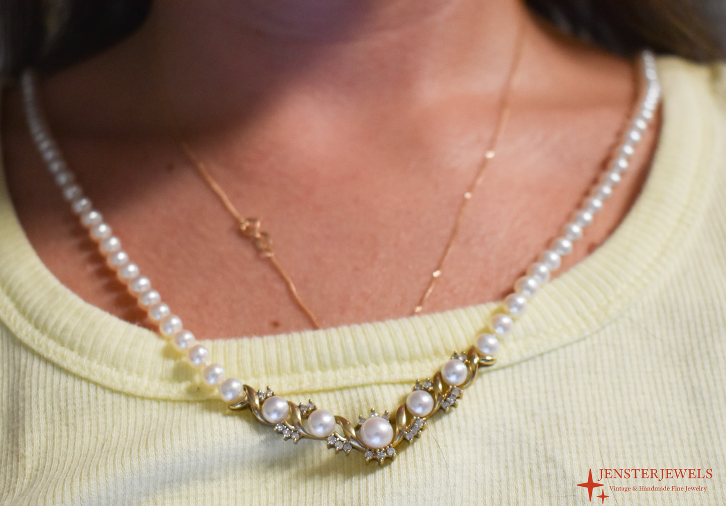 Vintage 10k Yellow Gold Pearl & Diamond Necklace – V Accent Design