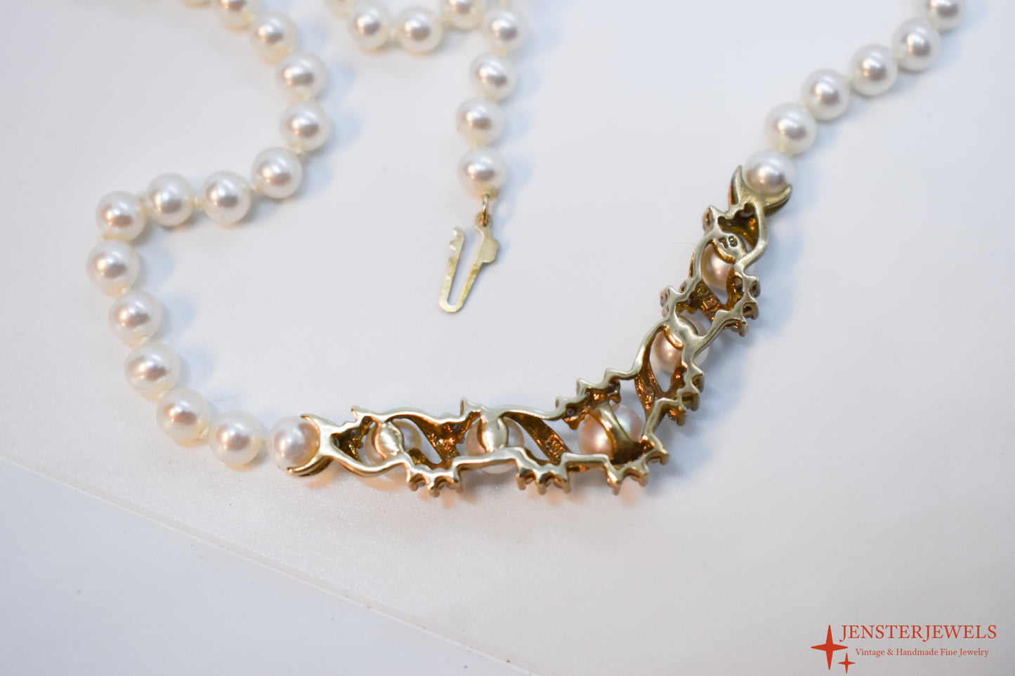 Vintage 10k Yellow Gold Pearl & Diamond Necklace – V Accent Design