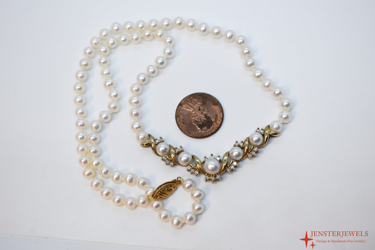 Vintage 10k Yellow Gold Pearl & Diamond Necklace – V Accent Design