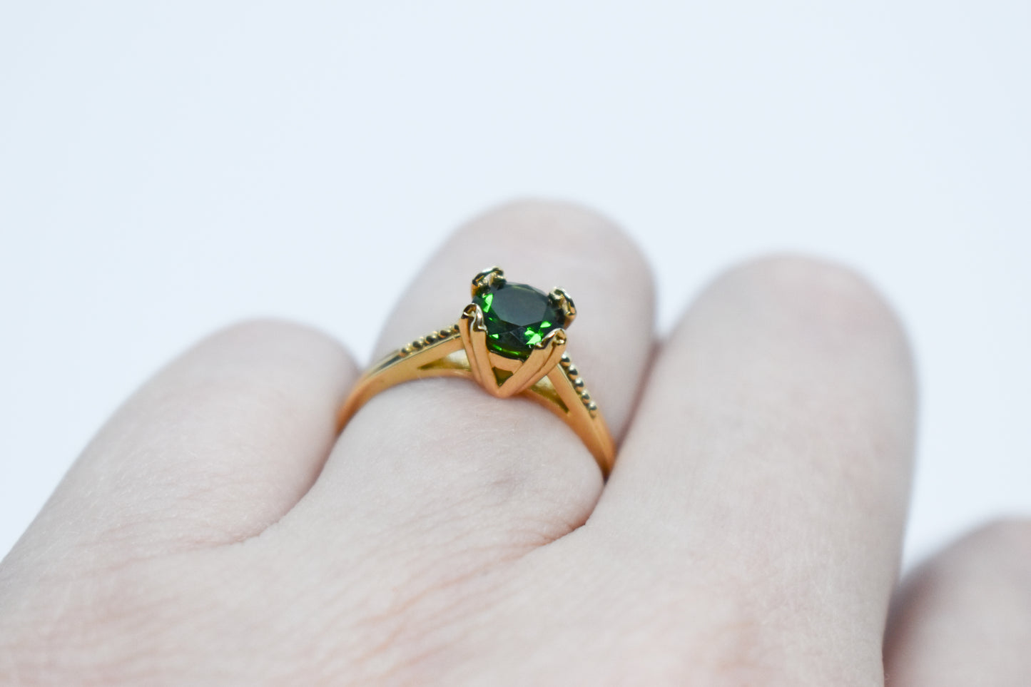 Vintage 14K Yellow Gold Green Russian Diopside Solitaire Ring