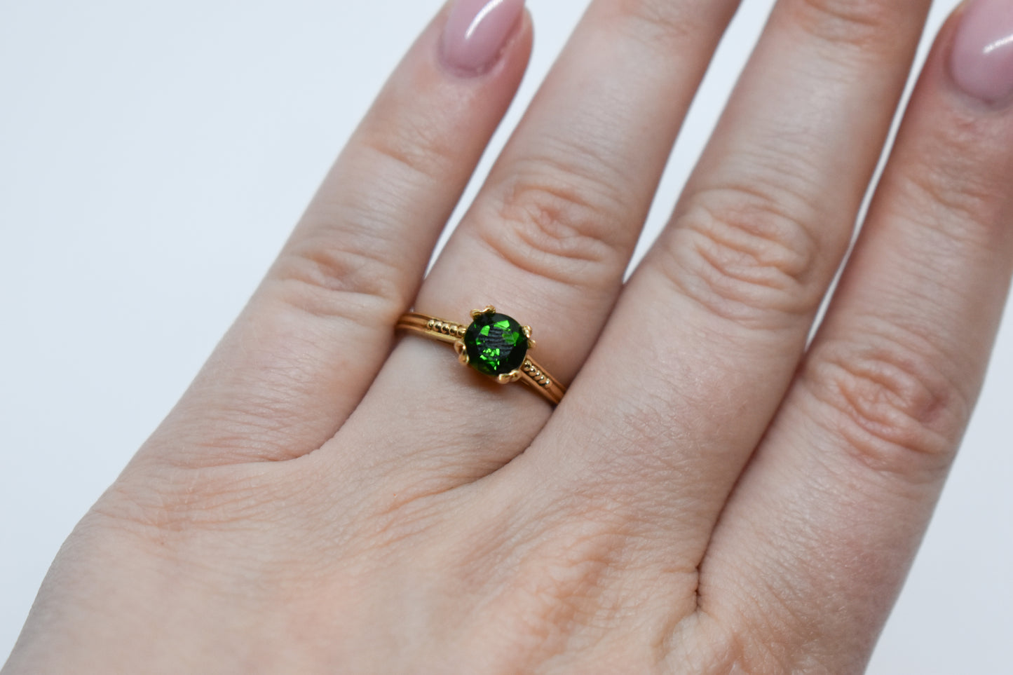 Vintage 14K Yellow Gold Green Russian Diopside Solitaire Ring