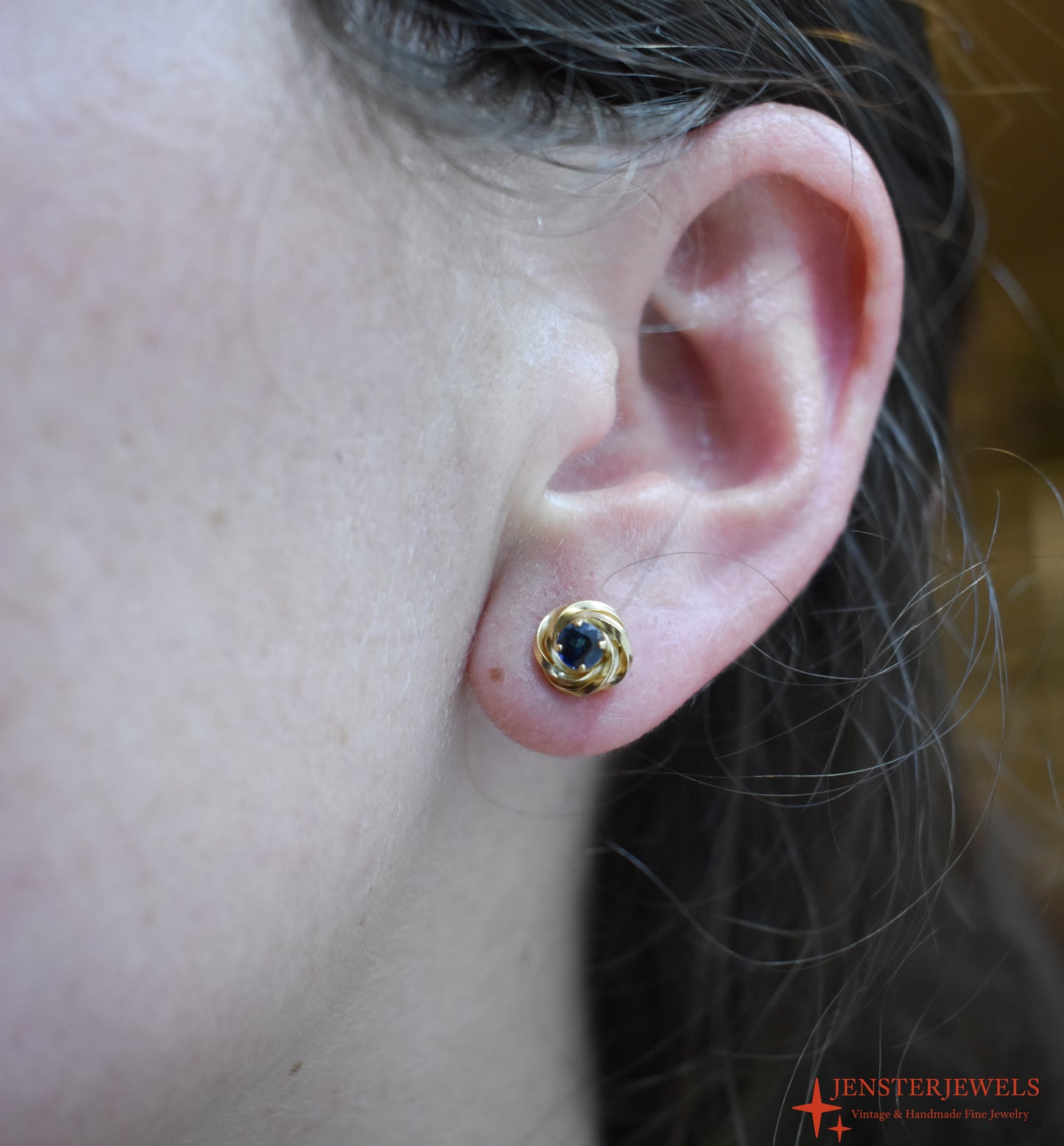 Vintage 14k Yellow Gold Sapphire Love Knot Stud Earrings