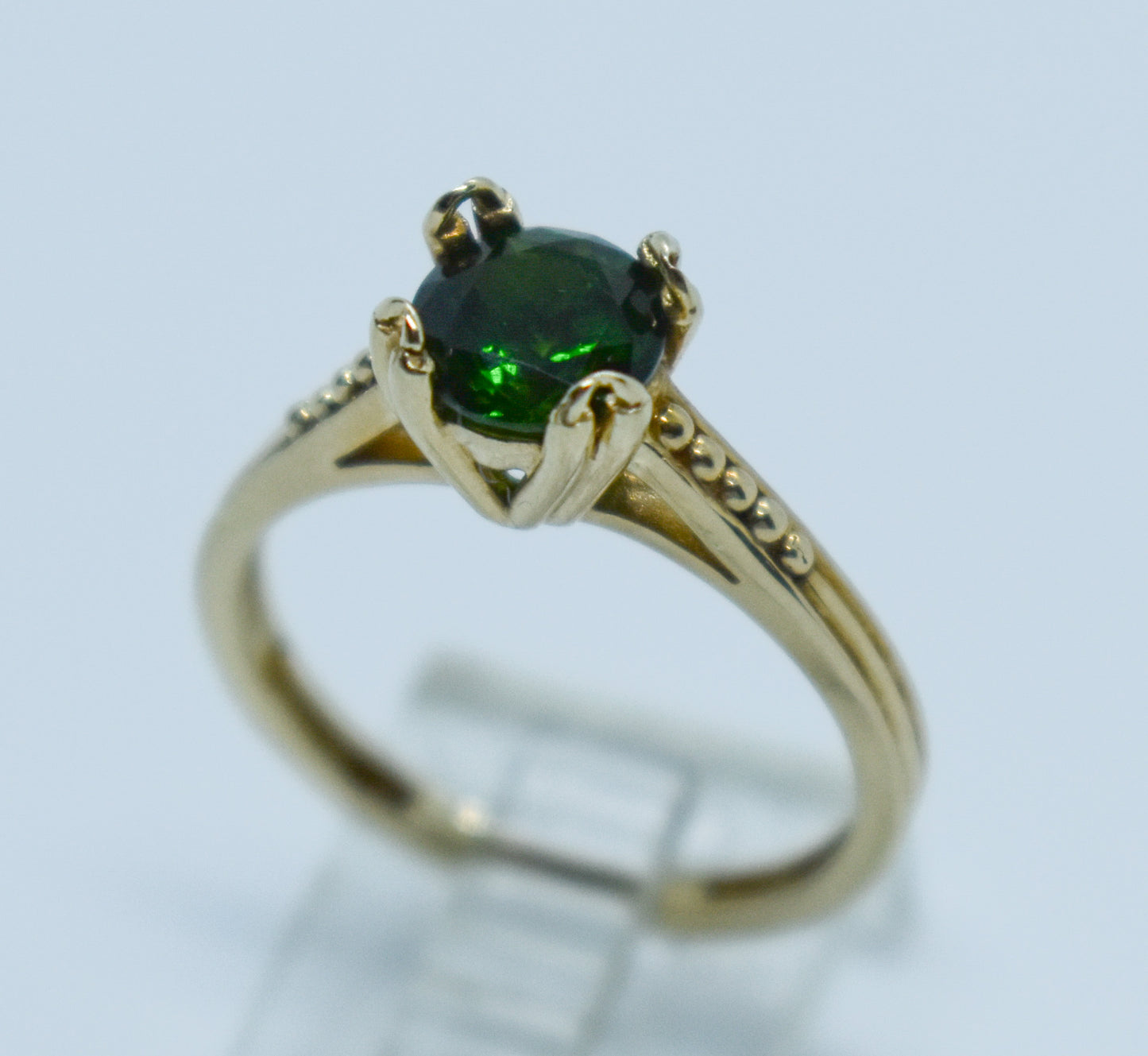 Vintage 14K Yellow Gold Green Russian Diopside Solitaire Ring