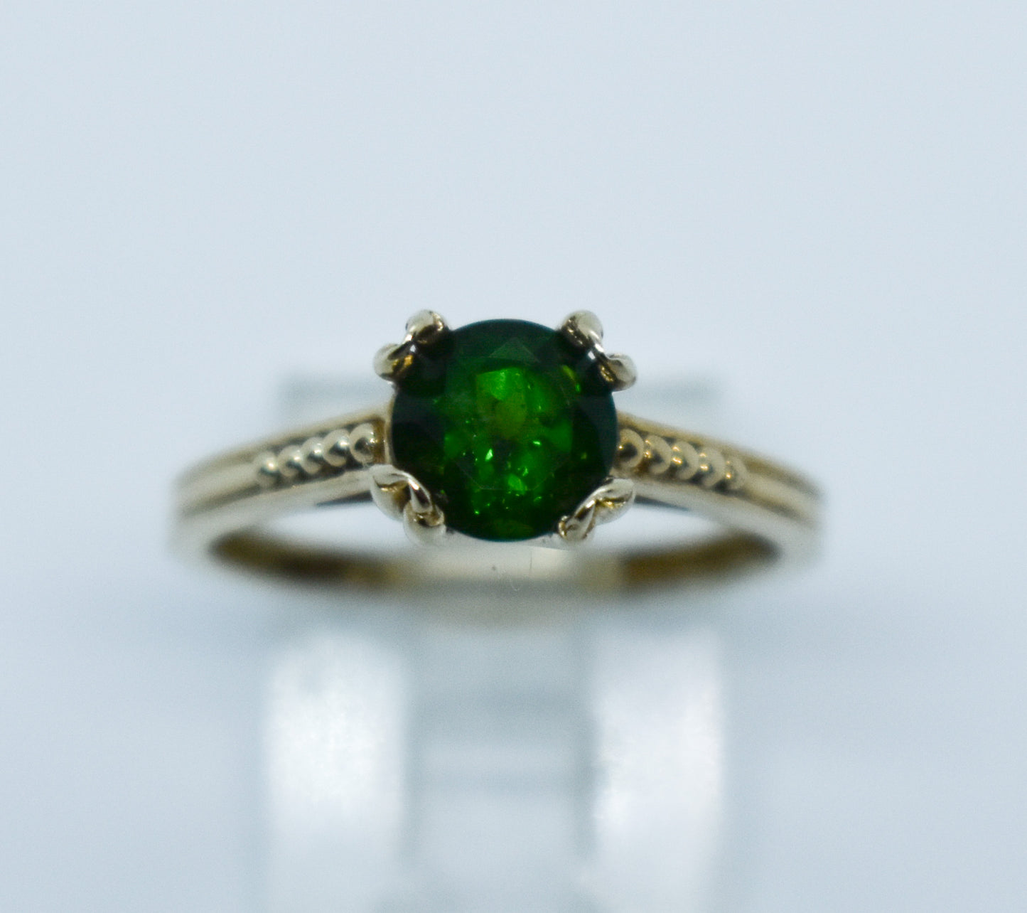 Vintage 14K Yellow Gold Green Russian Diopside Solitaire Ring