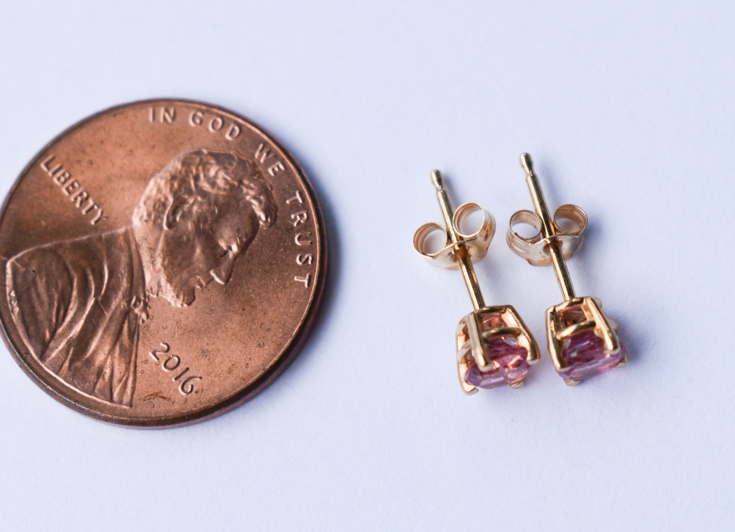 Vintage 14k Yellow Gold Pink Tourmaline Stud Earrings