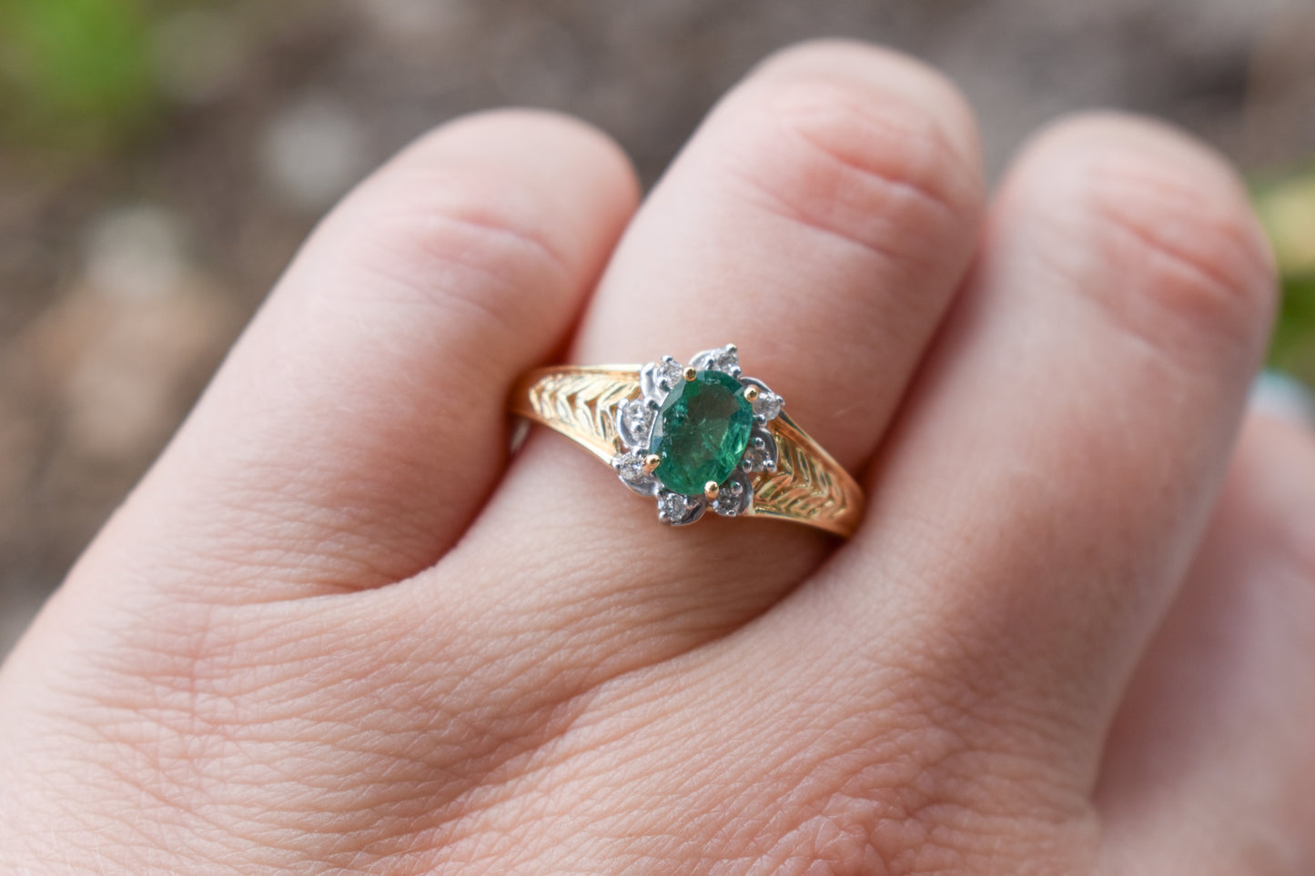 Vintage 14k Yellow Gold Emerald & Diamond Halo Ring Size 8