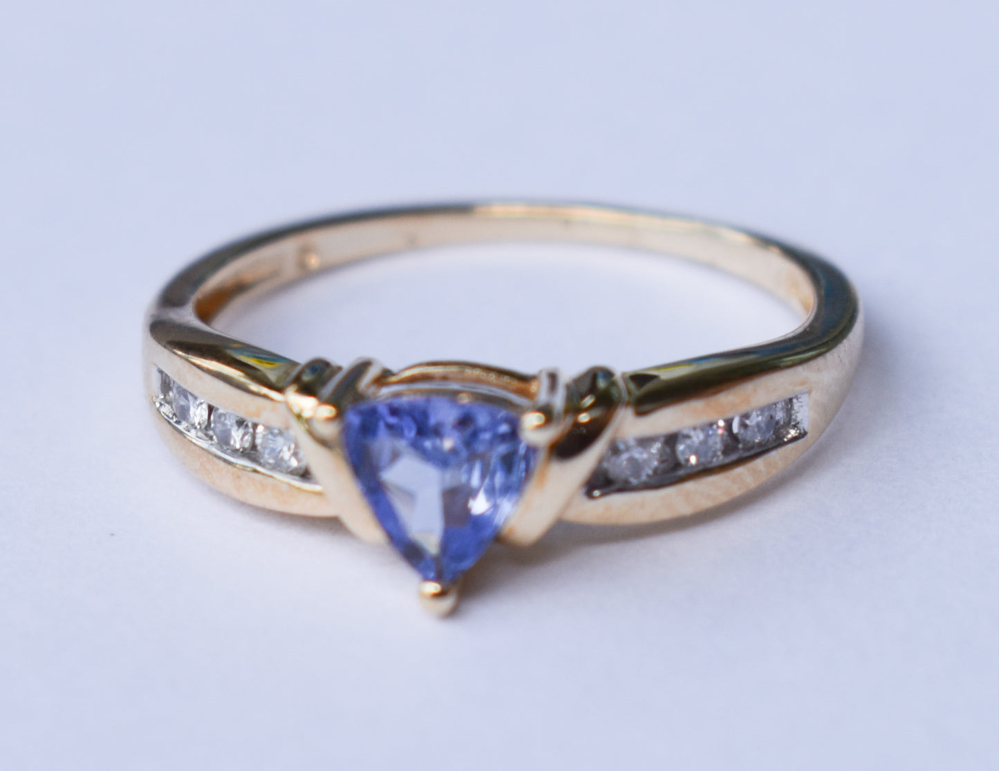 Vintage 14k Yellow Gold Tanzanite & Diamond Ring Size 6