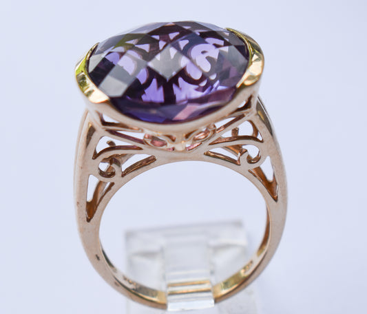 Vintage 14k Yellow Gold Large Amethyst Solitaire Cocktail Ring