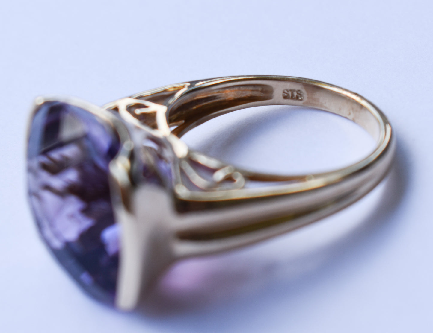 Vintage 14k Yellow Gold Large Amethyst Solitaire Cocktail Ring