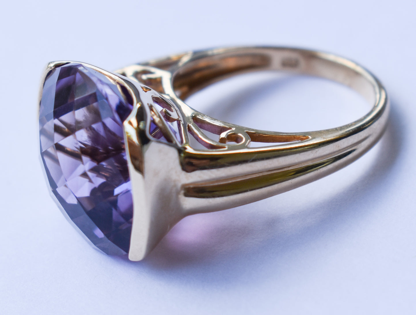 Vintage 14k Yellow Gold Large Amethyst Solitaire Cocktail Ring