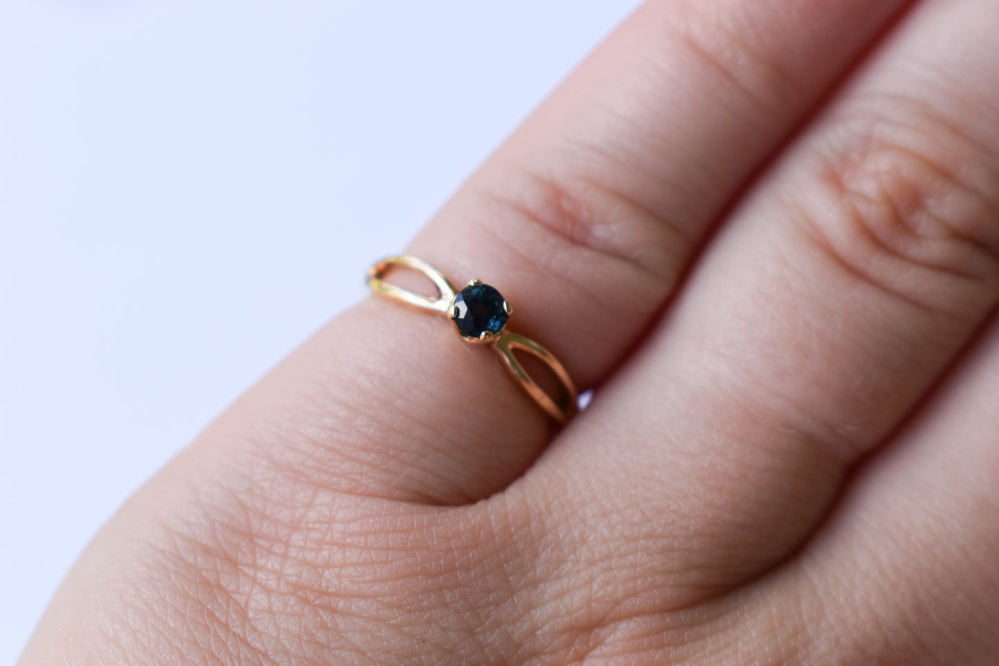Vintage 14k Yellow Gold Solitaire Sapphire Ring Size 3 1/2