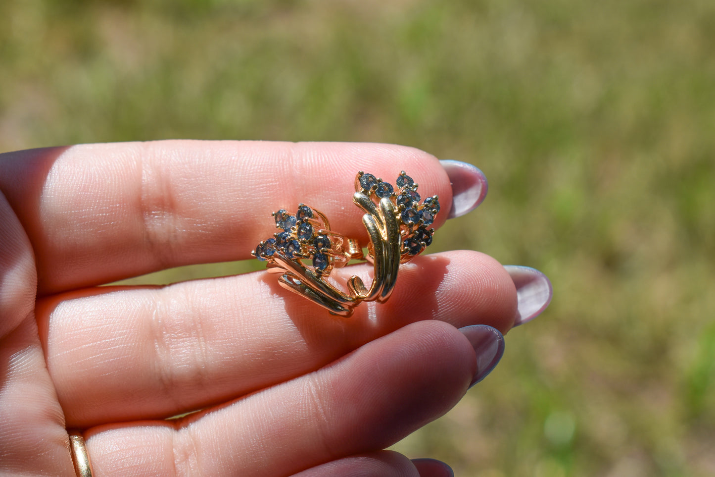 Vintage 14k Yellow Gold Blue Sapphire Cluster Earrings