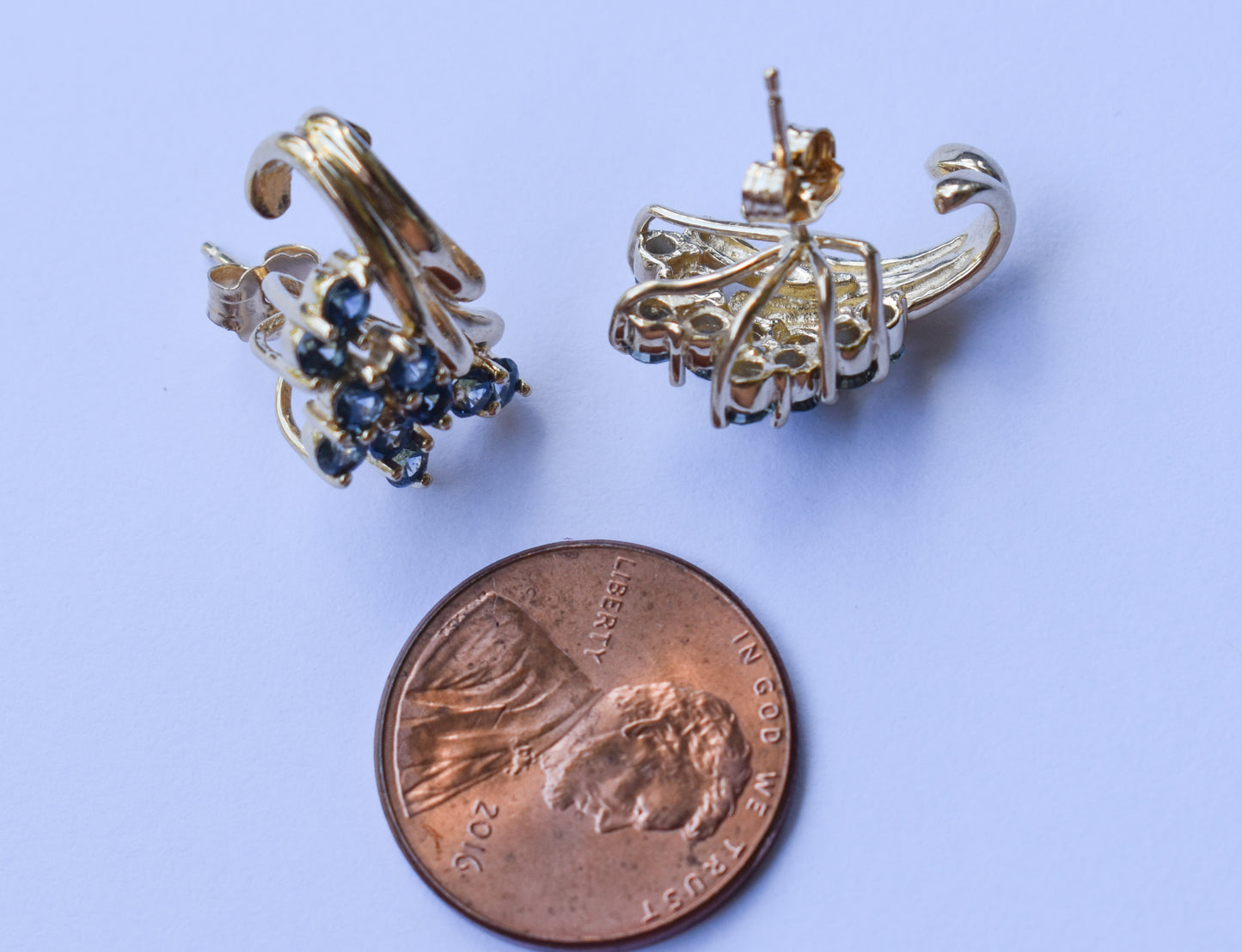 Vintage 14k Yellow Gold Blue Sapphire Cluster Earrings