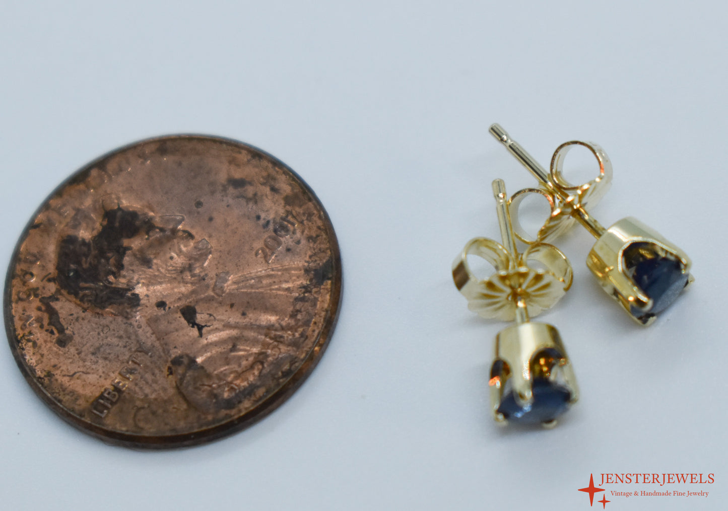 Vintage 14k Yellow Gold Dark Blue Sapphire Stud Earrings