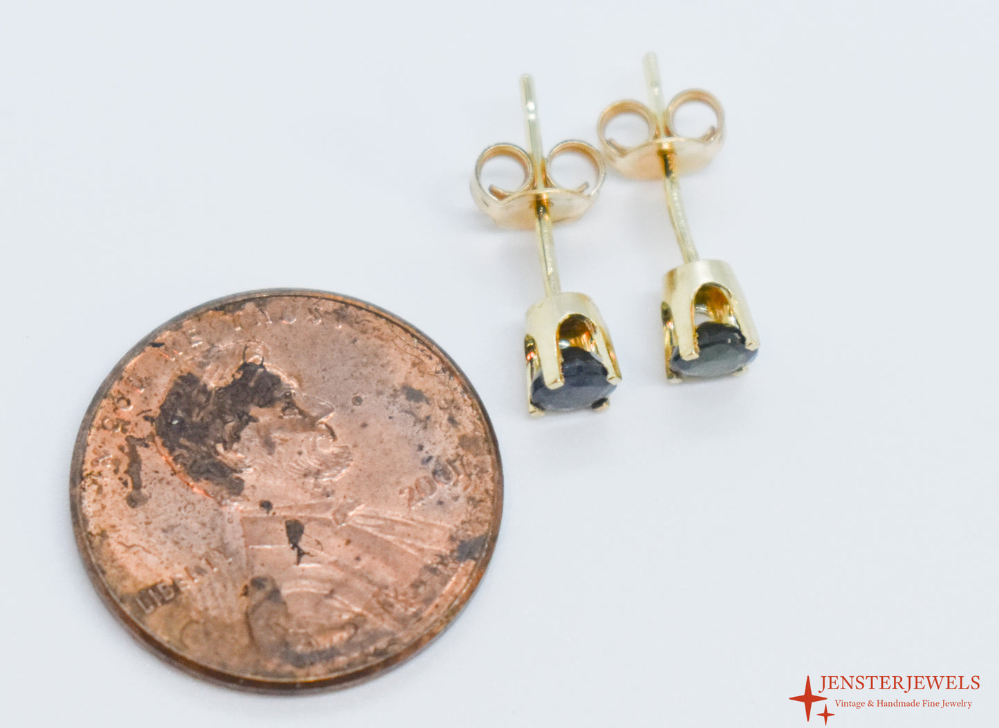 Vintage 14k Yellow Gold Sapphire Stud Earrings