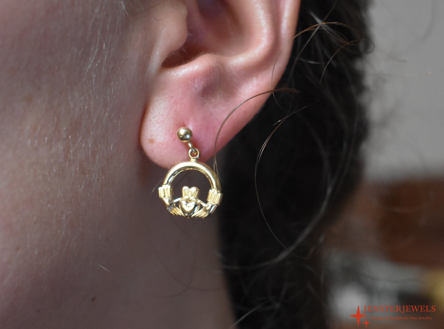 Vintage 14k Yellow Gold Claddagh Dangle Earrings