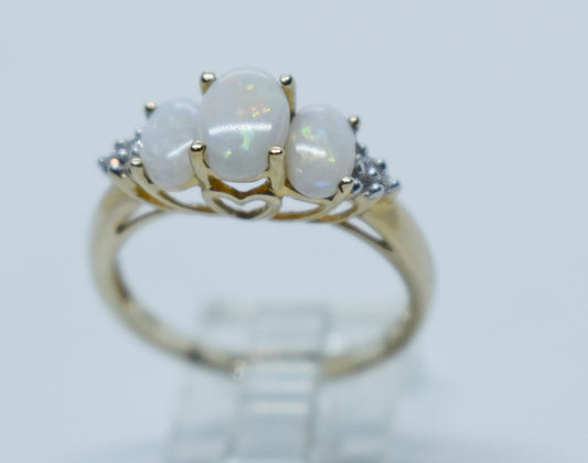 Vintage 10k Yellow Gold Opal and Diamond Ring Size 7