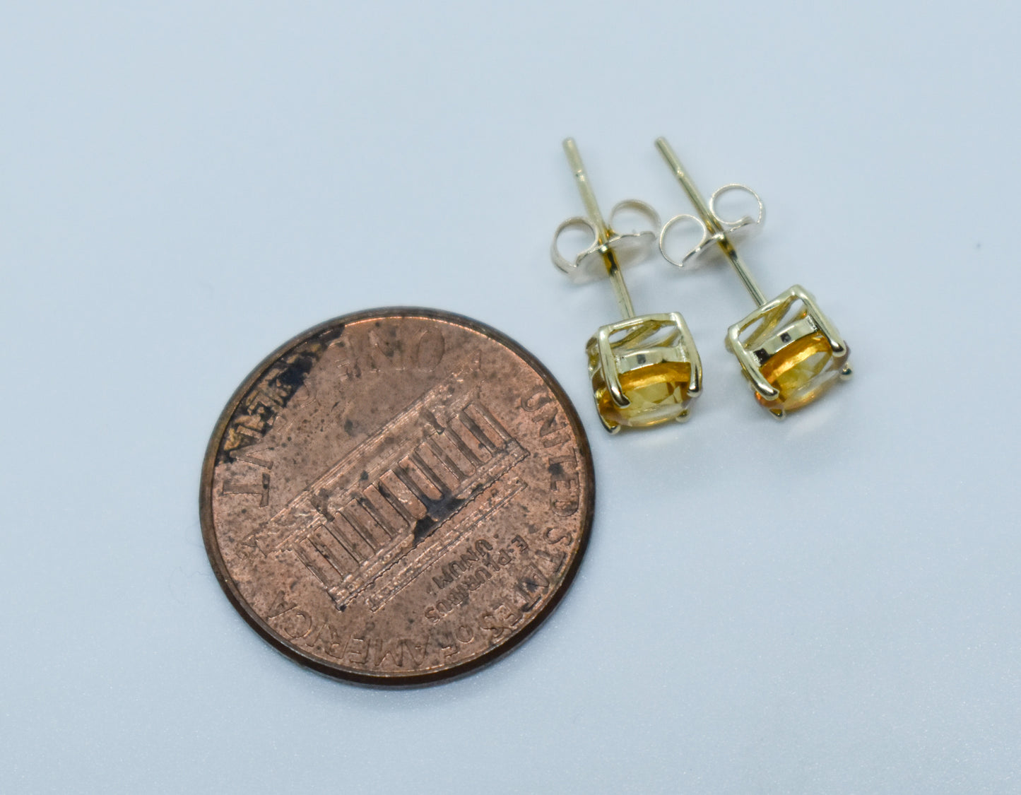 Vintage 14k Yellow Gold Citrine Stud Earrings