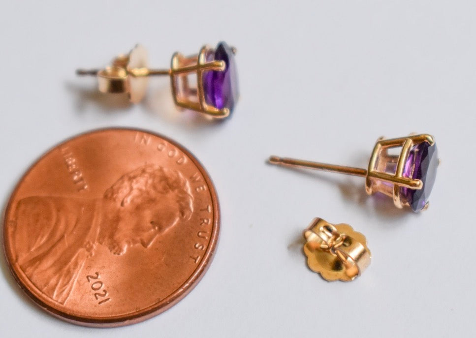 Vintage 14k Yellow Gold Oval Dark Amethyst Stud Earrings