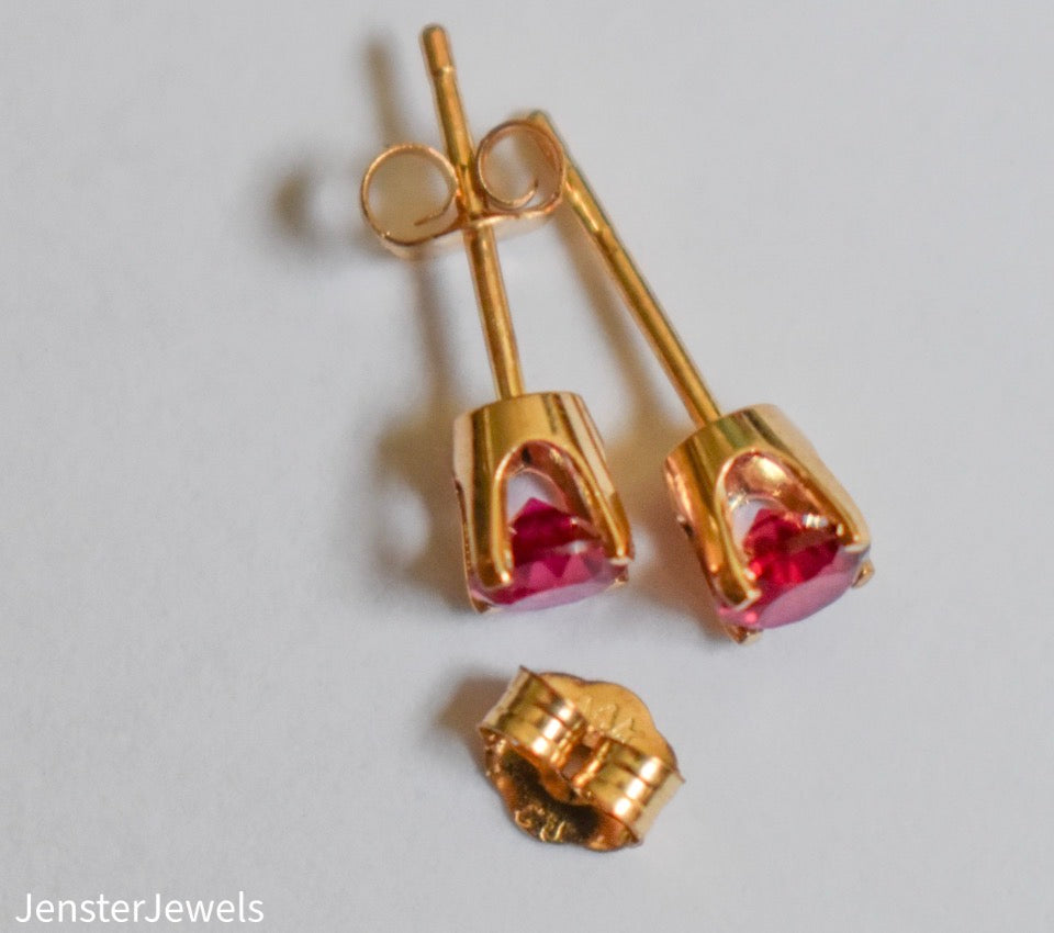 Vintage 14k Yellow Gold Dark Red Cubic Zirconia Stud Earrings