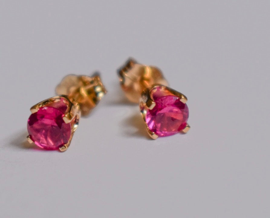 Vintage 14k Yellow Gold Dark Pink Cubic Zirconia Stud Earrings