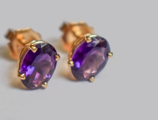 Vintage 14k Yellow Gold Oval Dark Amethyst Stud Earrings