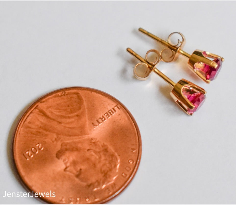 Vintage 14k Yellow Gold Dark Red Cubic Zirconia Stud Earrings