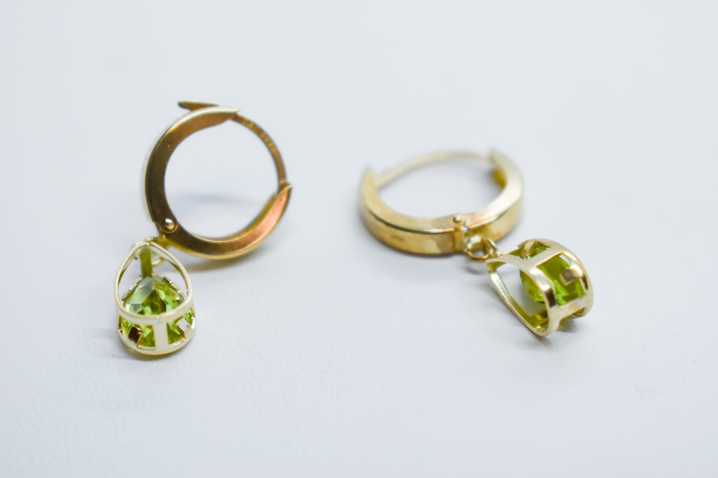 Vintage 14K Yellow Gold Peridot Huggie Hoop Earrings