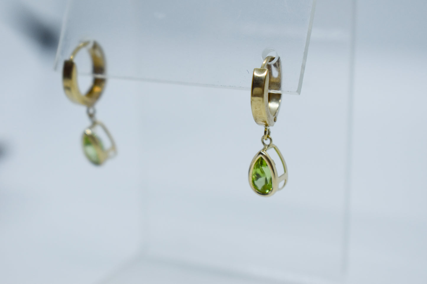 Vintage 14K Yellow Gold Peridot Huggie Hoop Earrings