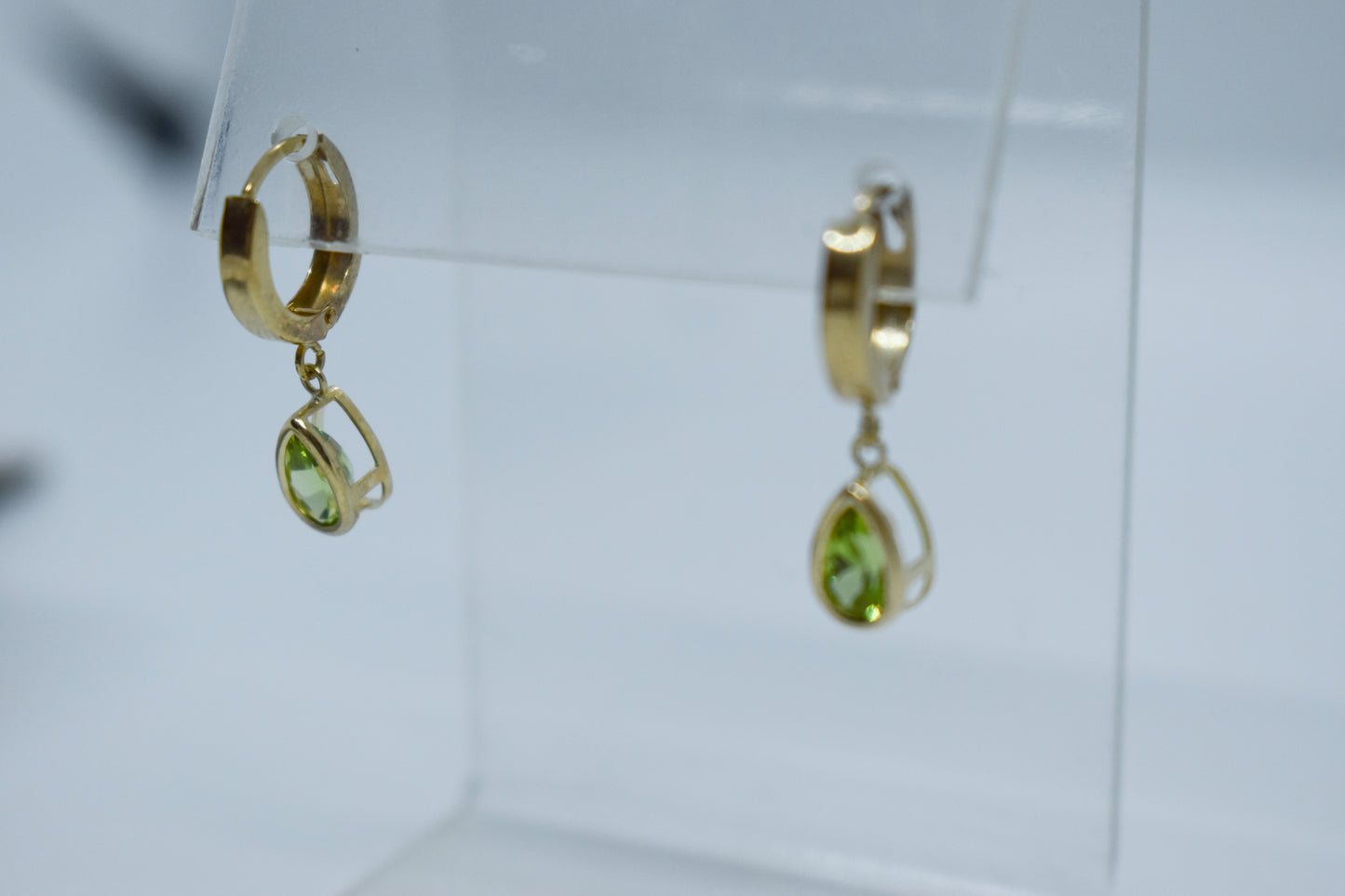 Vintage 14K Yellow Gold Peridot Huggie Hoop Earrings