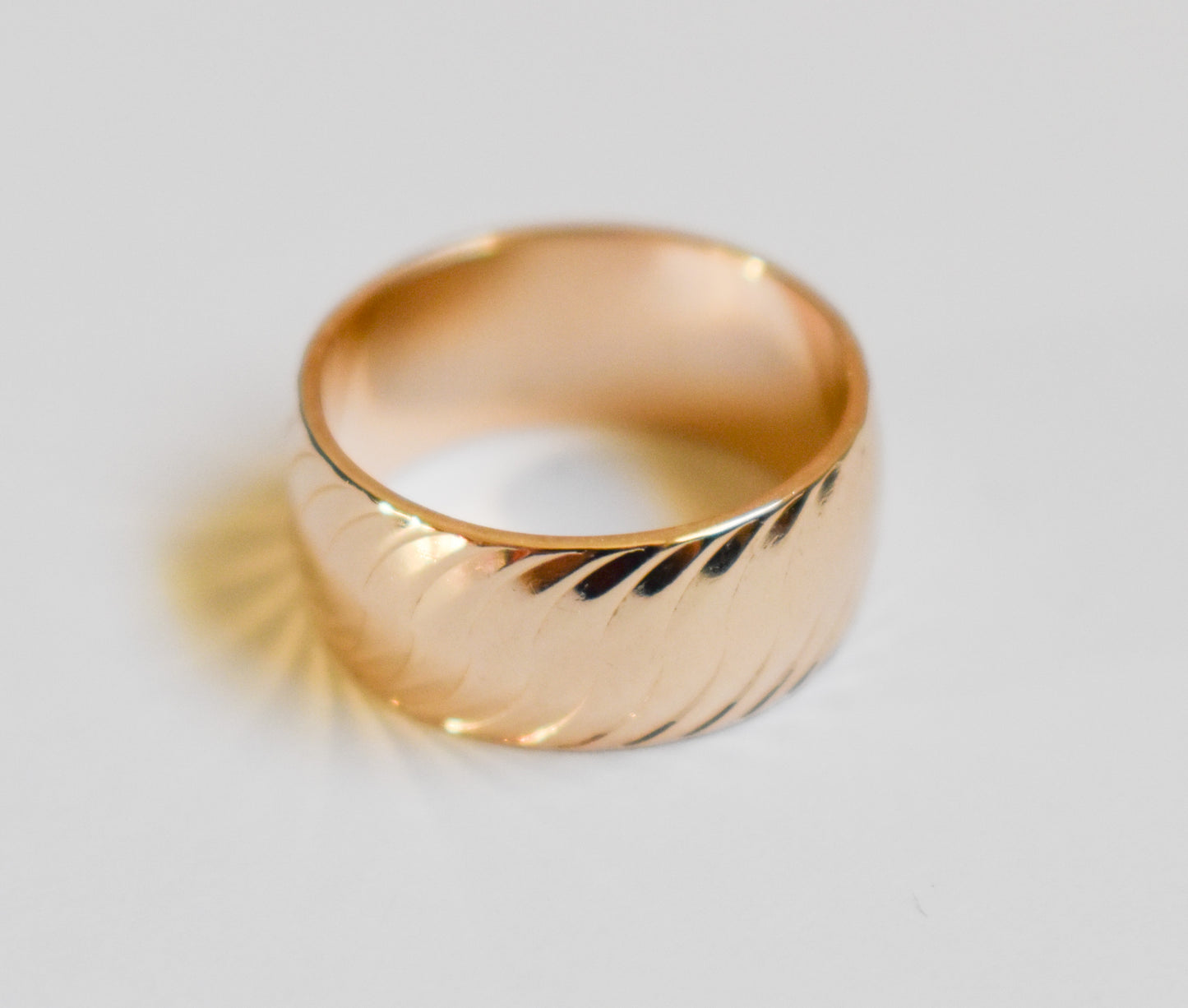Vintage 14k Yellow Gold Fancy Band Size 5