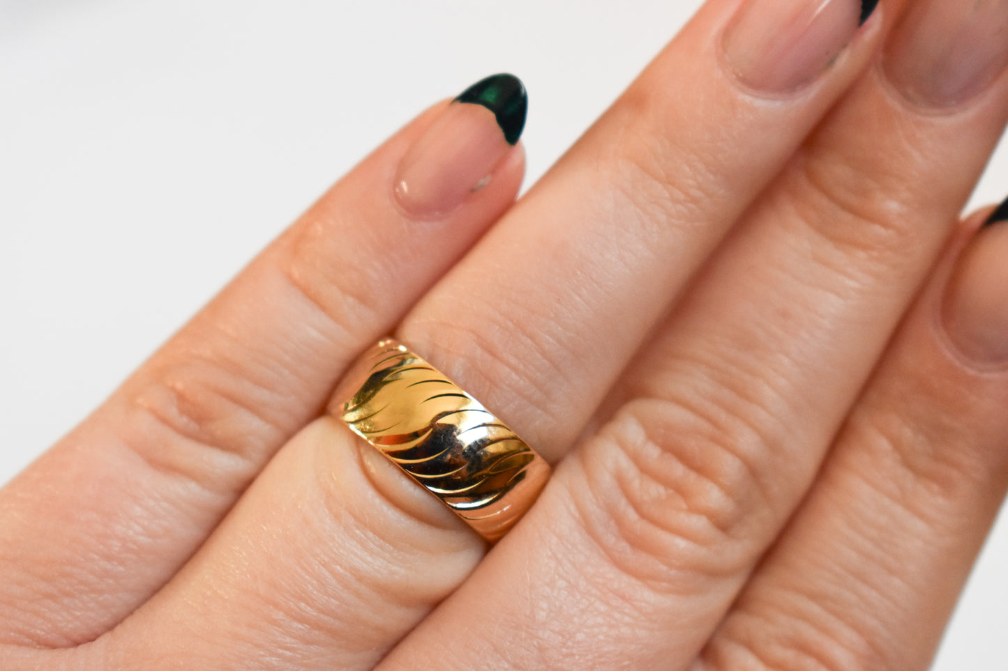 Vintage 14k Yellow Gold Fancy Band Size 5