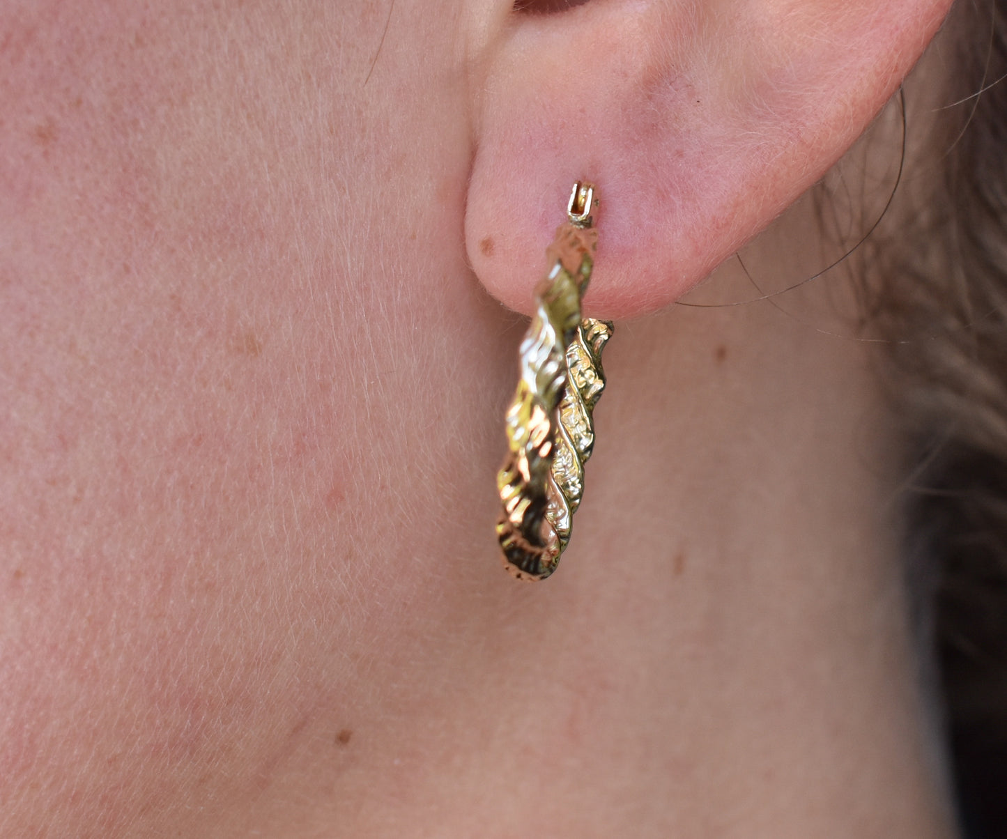 Vintage 14k Yellow Gold Hollow Twisted Rope Hoop Earrings