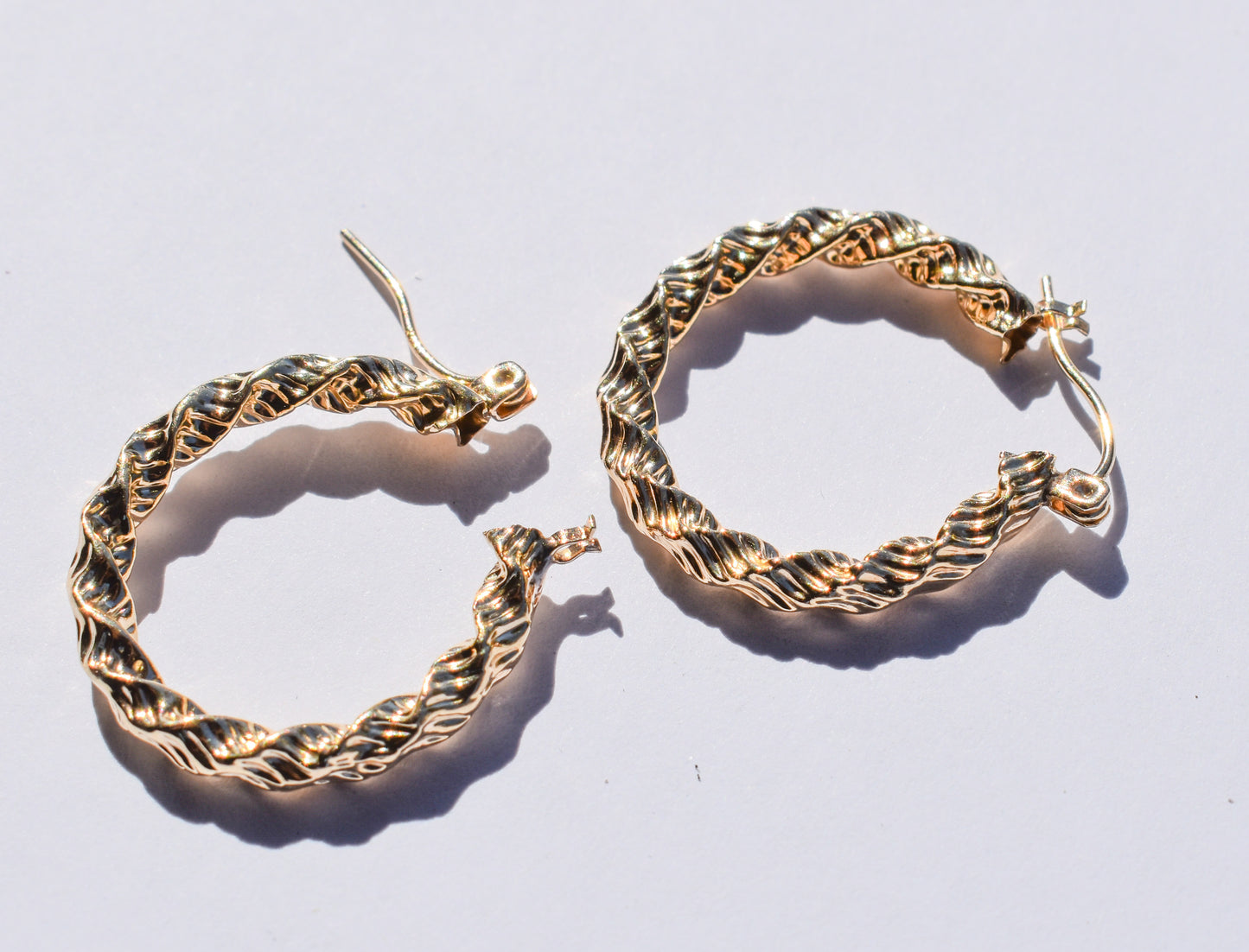 Vintage 14k Yellow Gold Hollow Twisted Rope Hoop Earrings