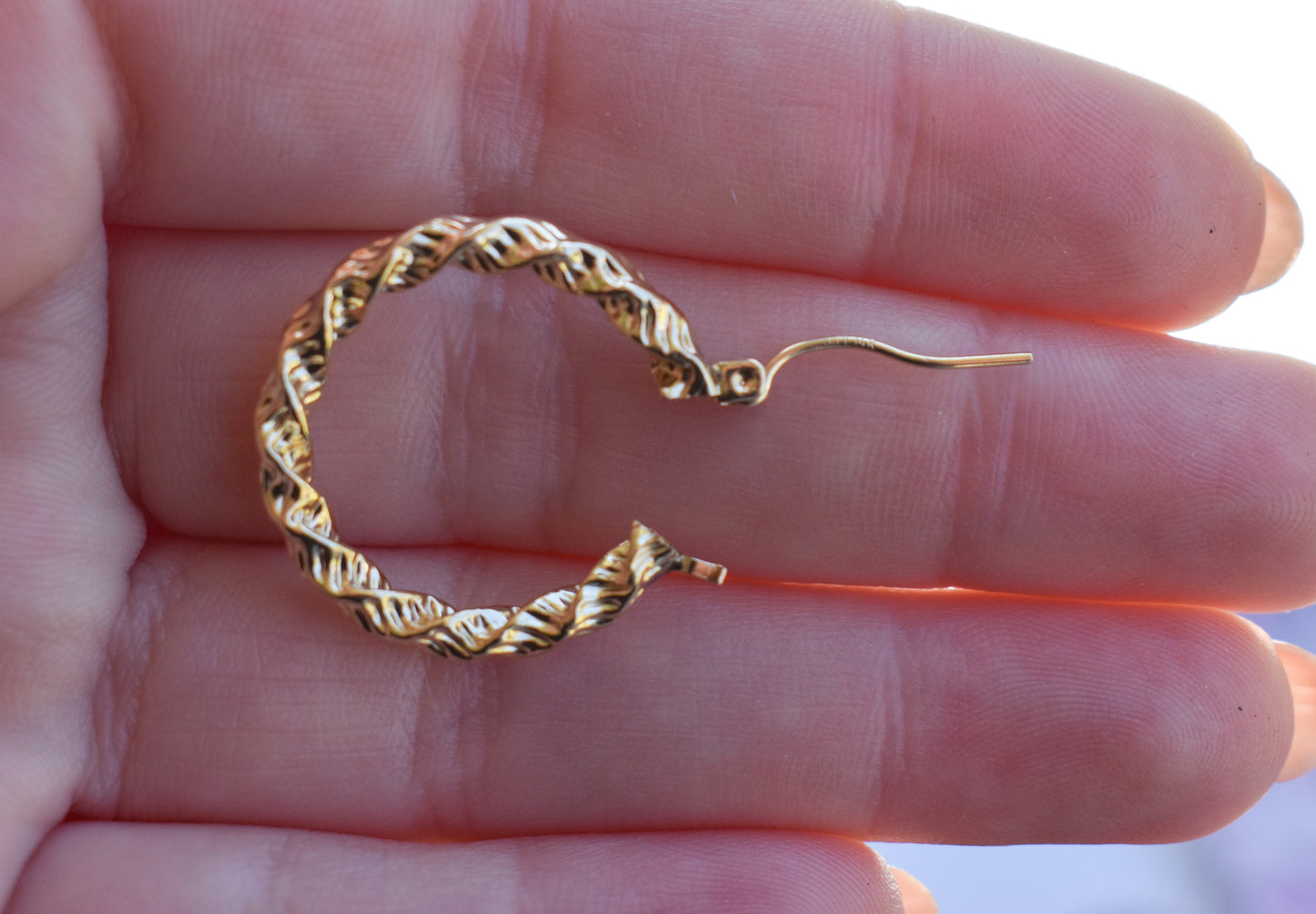 Vintage 14k Yellow Gold Hollow Twisted Rope Hoop Earrings