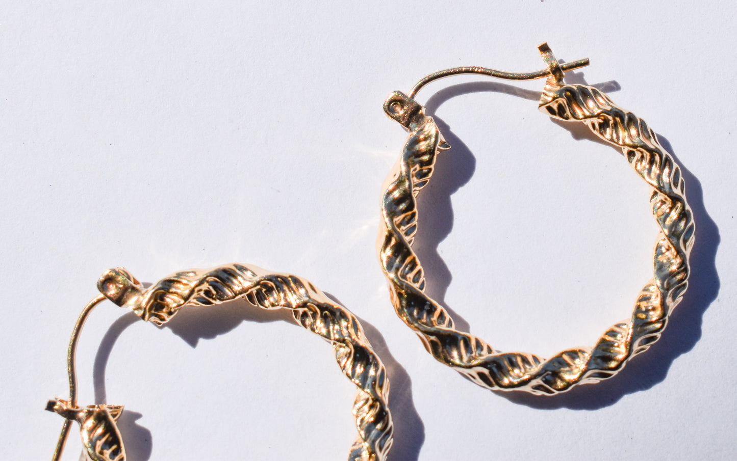 Vintage 14k Yellow Gold Hollow Twisted Rope Hoop Earrings